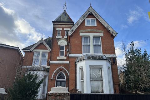 10 bedroom detached house for sale, Cargate Avenue, Aldershot GU11