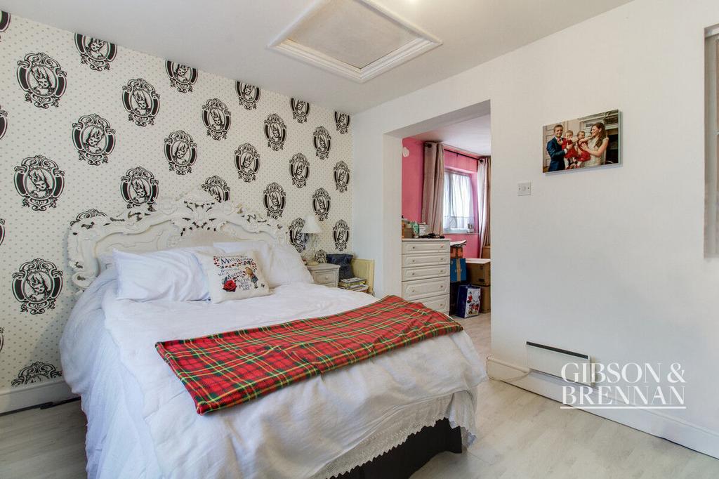 Langford Grove, Basildon, SS13 3 bed semidetached house for sale £