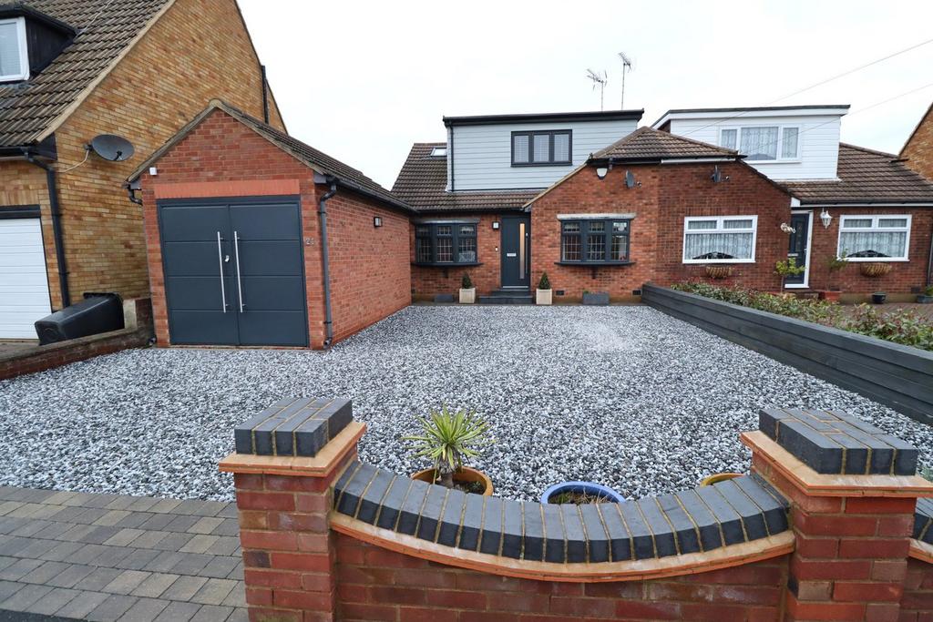 Wren Close, LeighonSea, SS9 4 bed semidetached house for sale £475,000