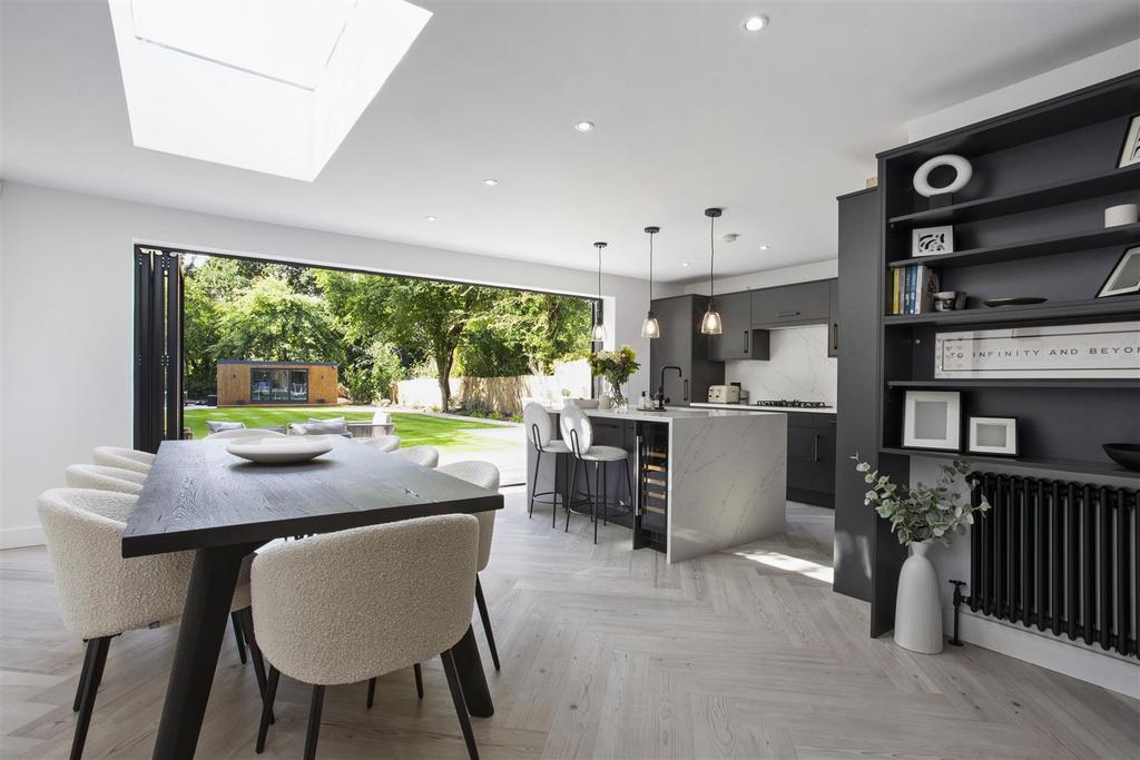 Richards Road, Stoke D'abernon, Cobham 4 bed detached house for sale