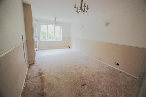 2 bedroom property for sale, Tudor Close, Hatfield