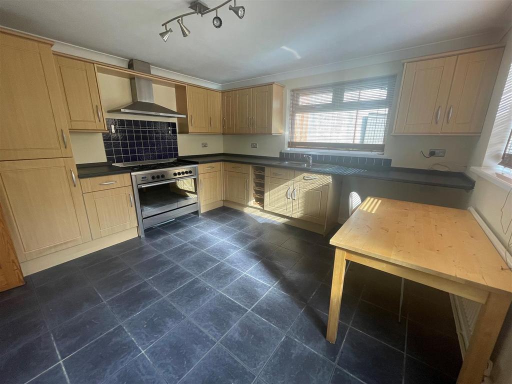 Swansea Road, Llanelli 3 bed end of terrace house for sale £134,950