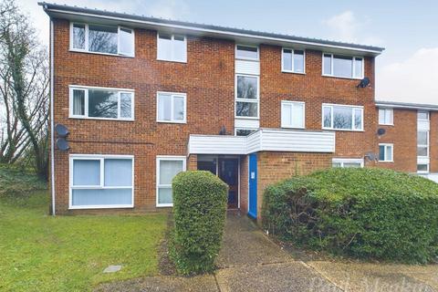 111 Hartscroft, Croydon, CR0 9LE