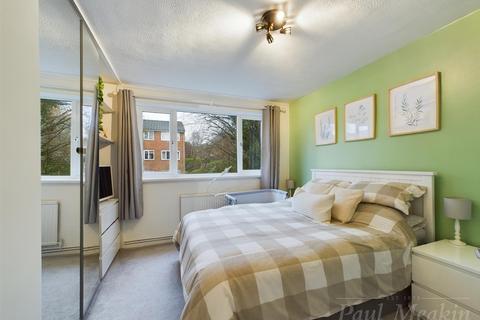 111 Hartscroft, Croydon, CR0 9LE