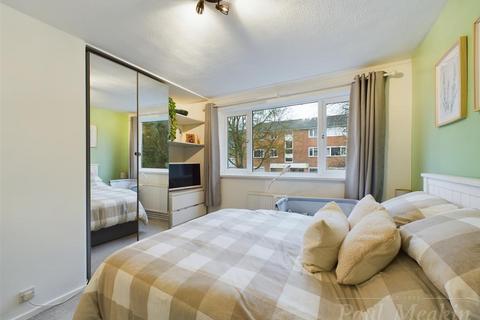 111 Hartscroft, Croydon, CR0 9LE