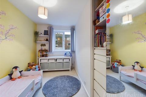 111 Hartscroft, Croydon, CR0 9LE