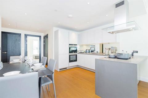 2 bedroom apartment for sale, Camellia House, Vista Chelsea Bridge Wharf, London