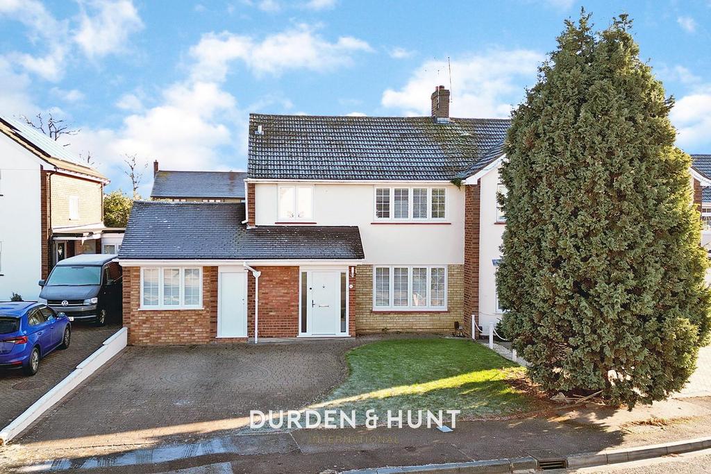 Great Lawn, Ongar, CM5 4 bed semidetached house for sale £650,000