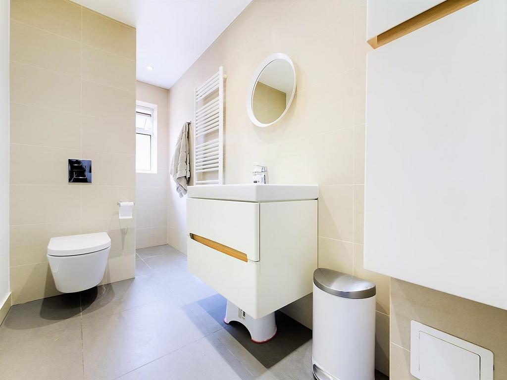 Shower Room.jpg