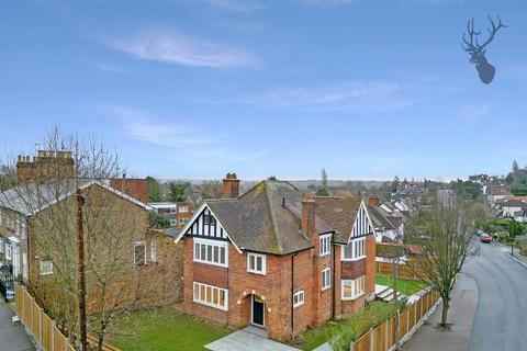 51 High Road, Loughton, IG10 4JE