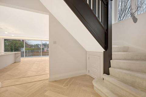 51 High Road, Loughton, IG10 4JE