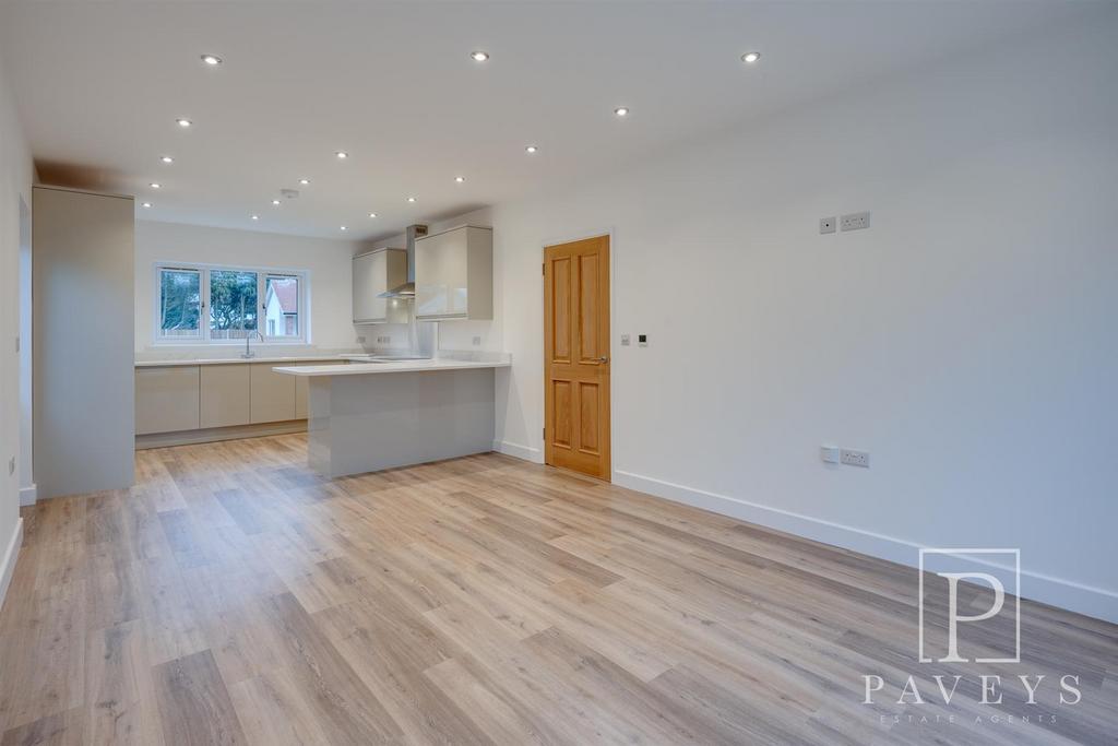 Lounge kitchen/dining room