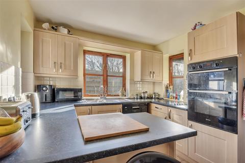 15 Caerhowel Meadows, Caerhowel, Montgomery, SY15 6JF