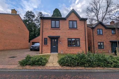 4 bedroom detached house for sale, Hallside, Darlington