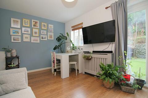 2 Abinger Close, Bradford, BD10 8DE