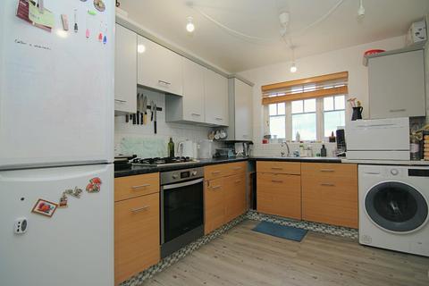 2 Abinger Close, Bradford, BD10 8DE