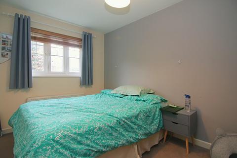 2 Abinger Close, Bradford, BD10 8DE