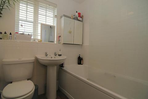 2 Abinger Close, Bradford, BD10 8DE