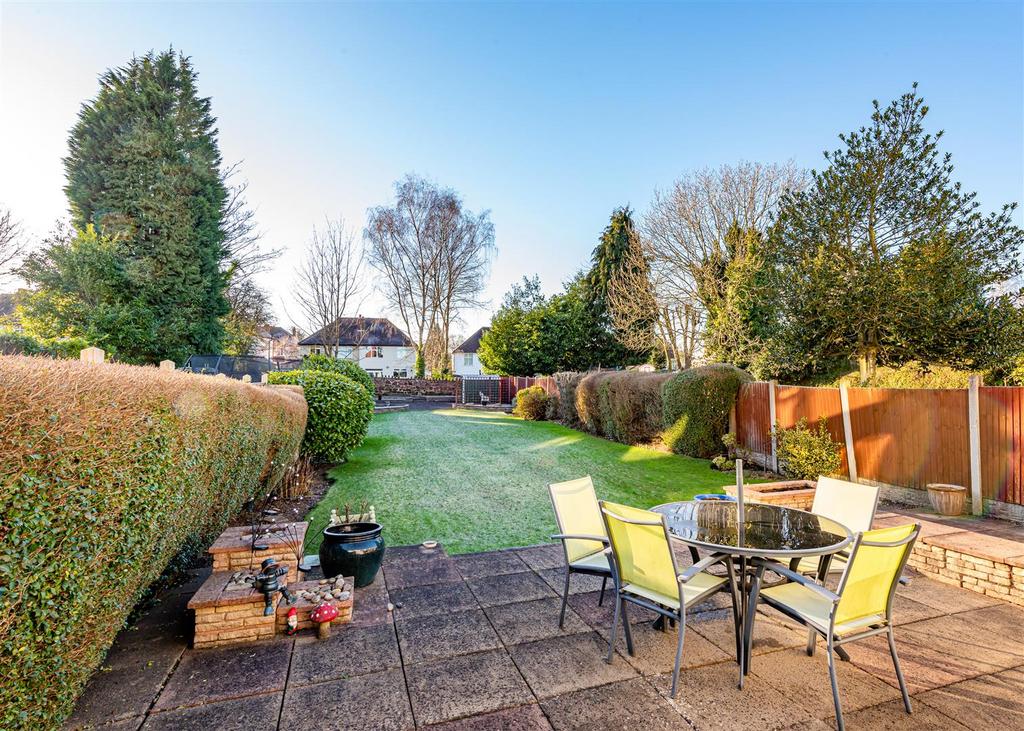 7 Osborne Road-gdn1.jpg