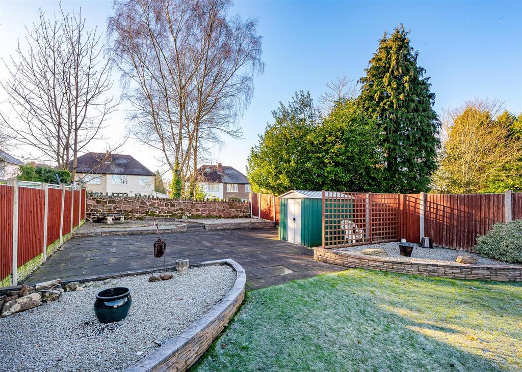 7 Osborne Road-gdn2.jpg