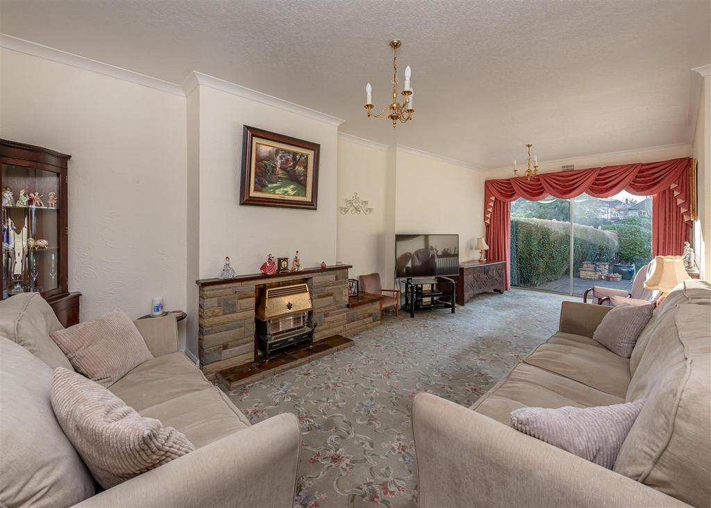 7 Osborne Road-living.jpg