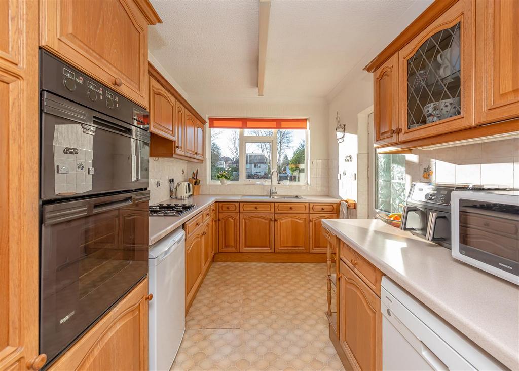 7 Osborne Road-kitchen.jpg