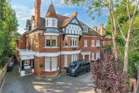 2 bedroom apartment for sale, Bridge Road, East Molesey
