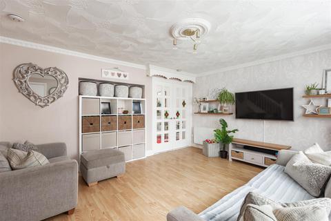146 Bazes Shaw, New Ash Green, Longfield, DA3 8QZ