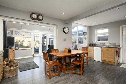 18 Buckstone Way, Leeds, LS17 5HD