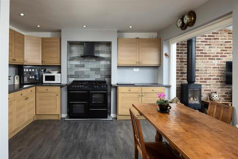 18 Buckstone Way, Leeds, LS17 5HD