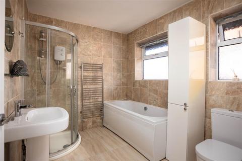 18 Buckstone Way, Leeds, LS17 5HD