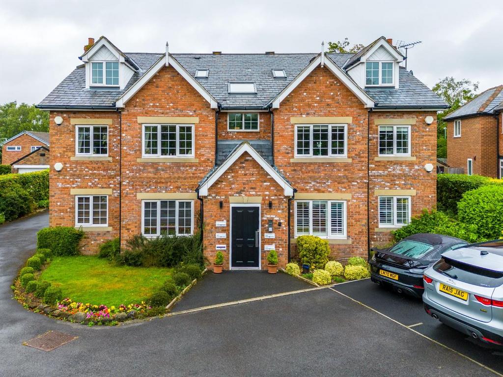 King Lane, Leeds LS17 2 bed apartment for sale £250,000