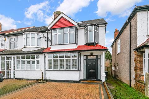 18 Ardrossan Gardens, Worcester Park, KT4 7AU