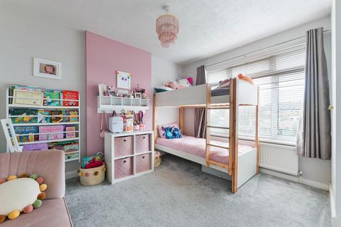 18 Ardrossan Gardens, Worcester Park, KT4 7AU
