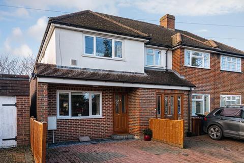2 bedroom end of terrace house for sale - The Hawthorns, Ewell