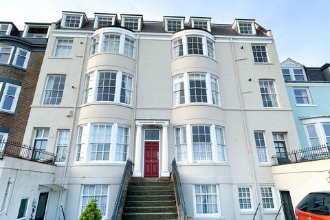 2 bedroom flat for sale, Queens Parade, Scarborough