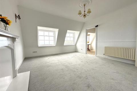 2 bedroom flat for sale, Queens Parade, Scarborough