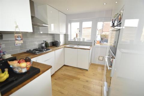 49 Clemence Road, Dagenham, RM10 9YQ