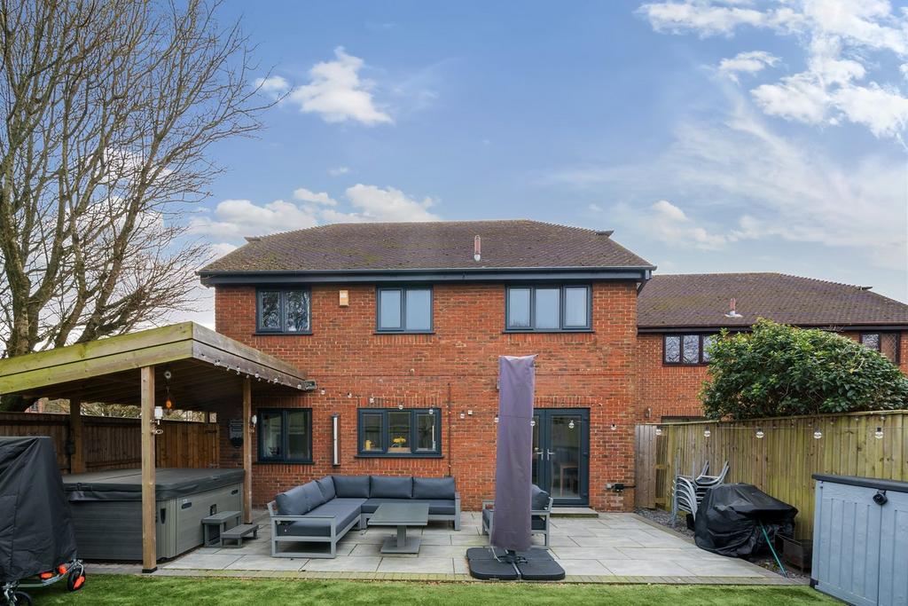 Charlotte Close, Talbot Village, Poole, BH12 4 bed detached house for