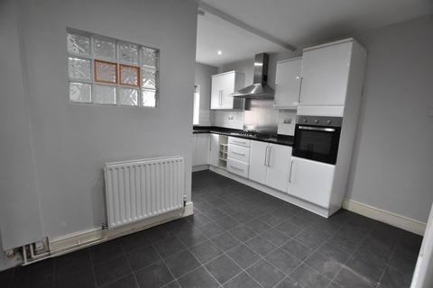 2 bedroom semi-detached house for sale, Queensway, Scunthorpe