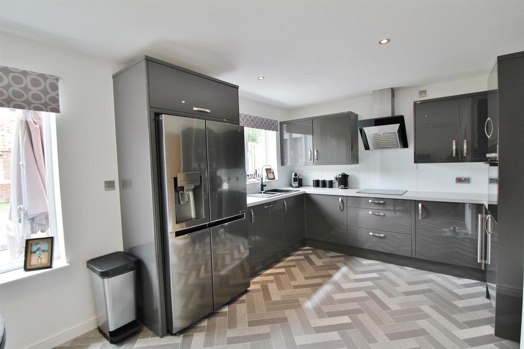 Stone Leigh, Tankersley 4 bed detached house for sale £395,950