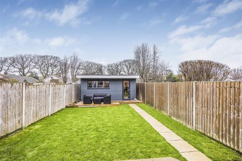 4 bedroom semi-detached house for sale, Blackthorn Drive, Hayling Island PO11