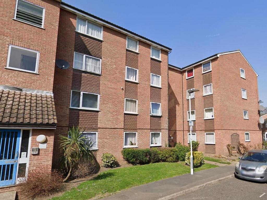 Gurney Close, Barking 2 bed flat for sale £250,000