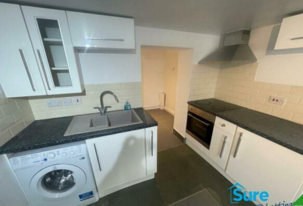 Kitchen area.jpeg