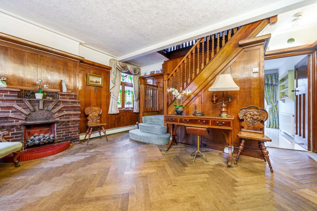 Park Grove, Edgware 4 bed detached house for sale £1,195,000