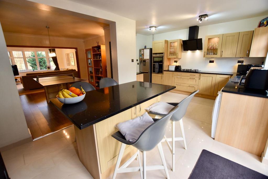 Holyhead Road, Coundon, Coventry 3 bed semidetached house for sale £