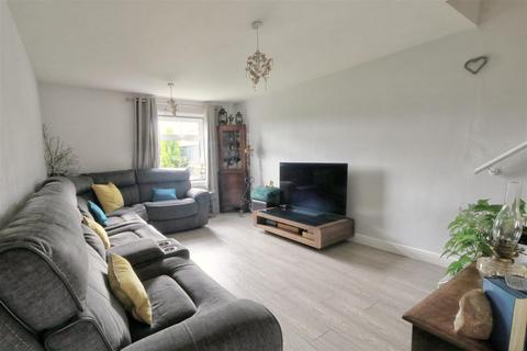 5 Bremilham Rise, Malmesbury, SN16 0DH