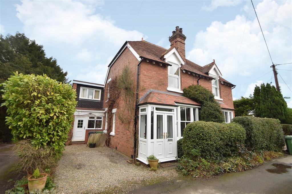 8 Grove Lane, Bayston Hill, Shrewsbury, SY3 0HJ 3 bed semidetached