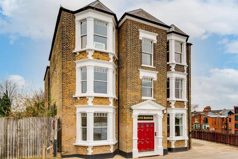 2 bedroom apartment for sale, Gondar Gardens, West Hampstead, London