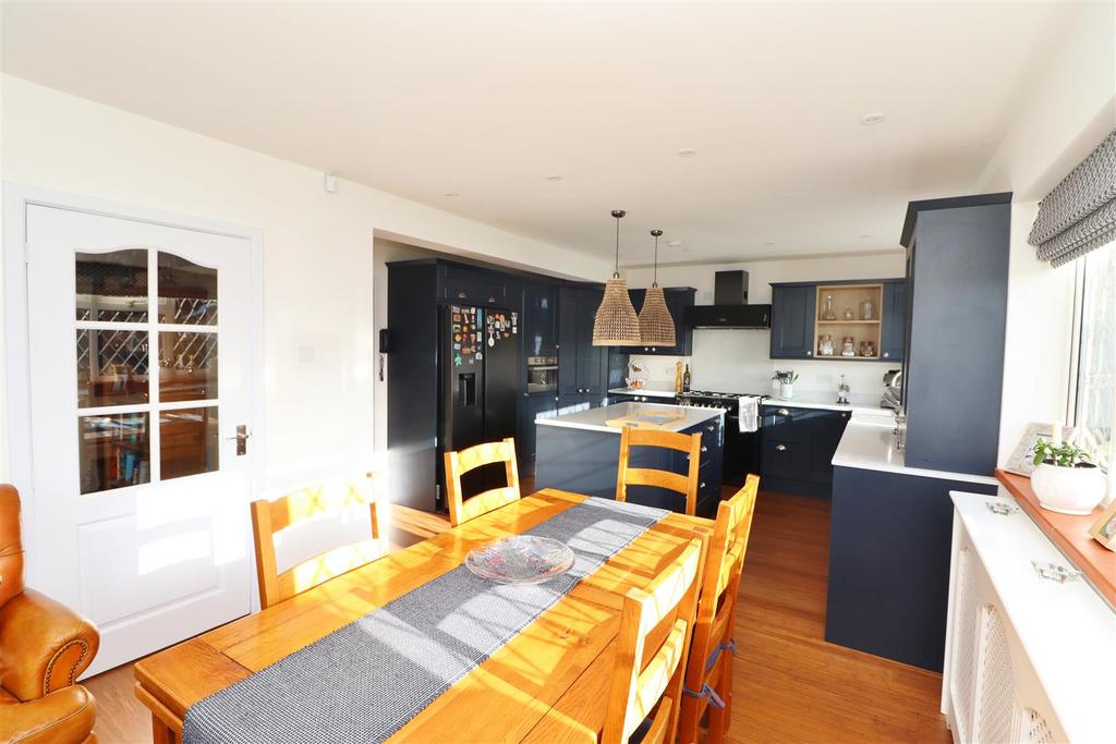 Potters Lane, Borehamwood 5 bed chalet for sale £949,950
